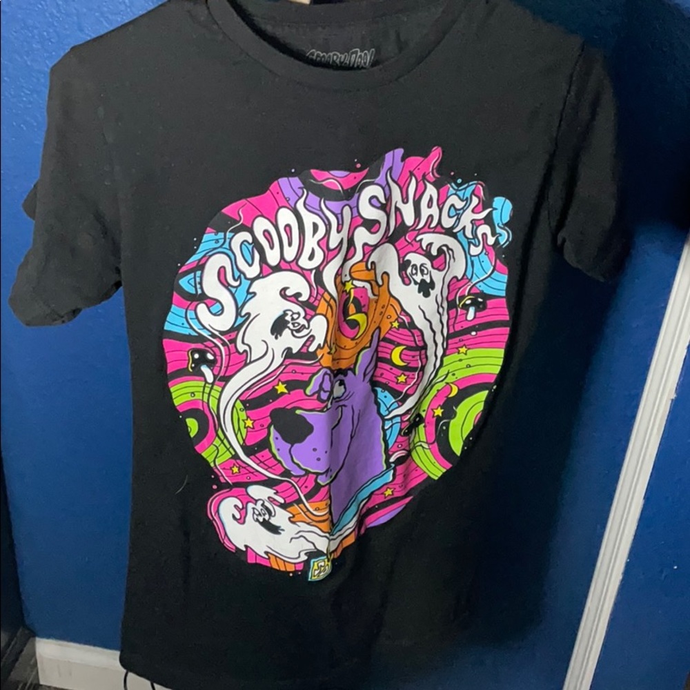 Multi colored scooby doo shirt